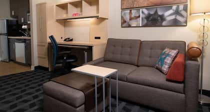 TownePlace Suites by Marriott Republic Airport Long Island