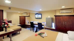 Premium bedding, minibar, desk, blackout curtains
