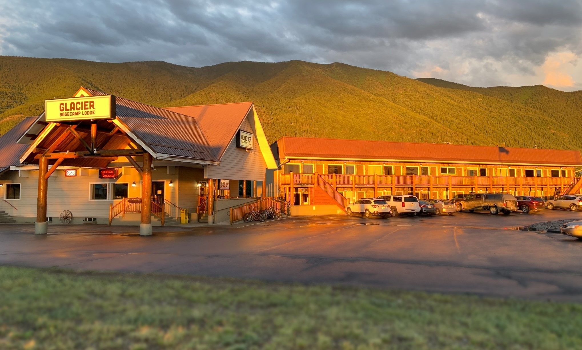 Glacier Basecamp Lodge in Columbia Falls, United States