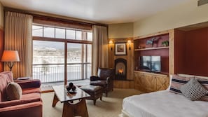 Flat-screen TV, fireplace