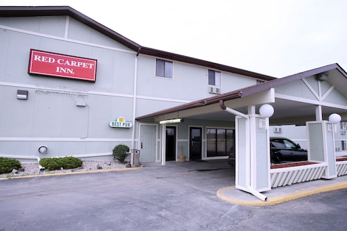Check Expedia for Availability of Red Carpet Inn Omaha