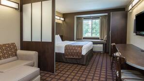 Pillowtop beds, in-room safe, desk, blackout drapes