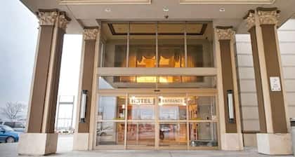 Woodbine Hotel and Suites