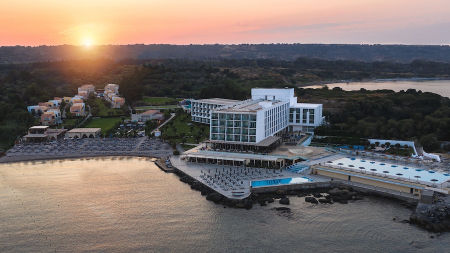 Eden Roc Resort Hotel - All Inclusive