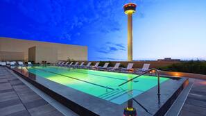 Outdoor pool, sun loungers