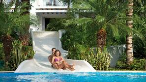 3 outdoor pools