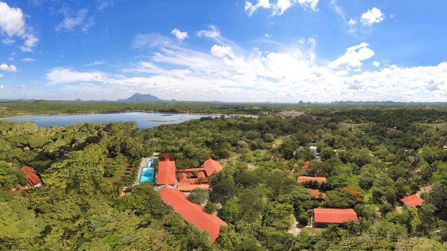 Cinnamon Lodge