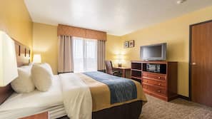 4 bedrooms, in-room safe, desk, iron/ironing board