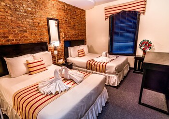 Royal Park Hotel and Hostel