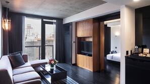Egyptian cotton sheets, premium bedding, minibar, in-room safe