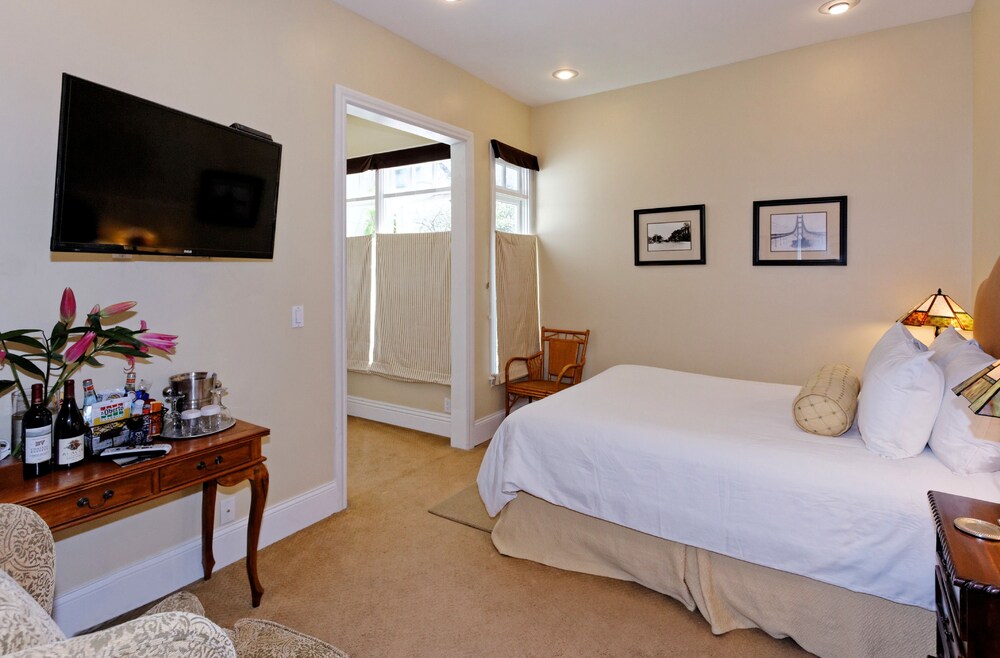 Room, The Gables Inn - Sausalito