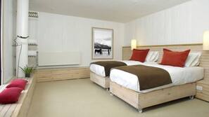 Premium bedding, down comforters, in-room safe, free WiFi