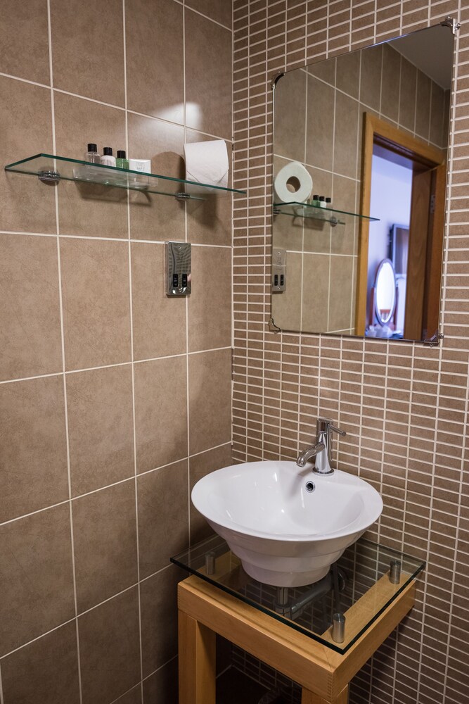 Radstone Hotel