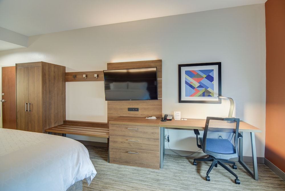 Holiday Inn Express & Suites Foley, an IHG Hotel in Foley Best Rates