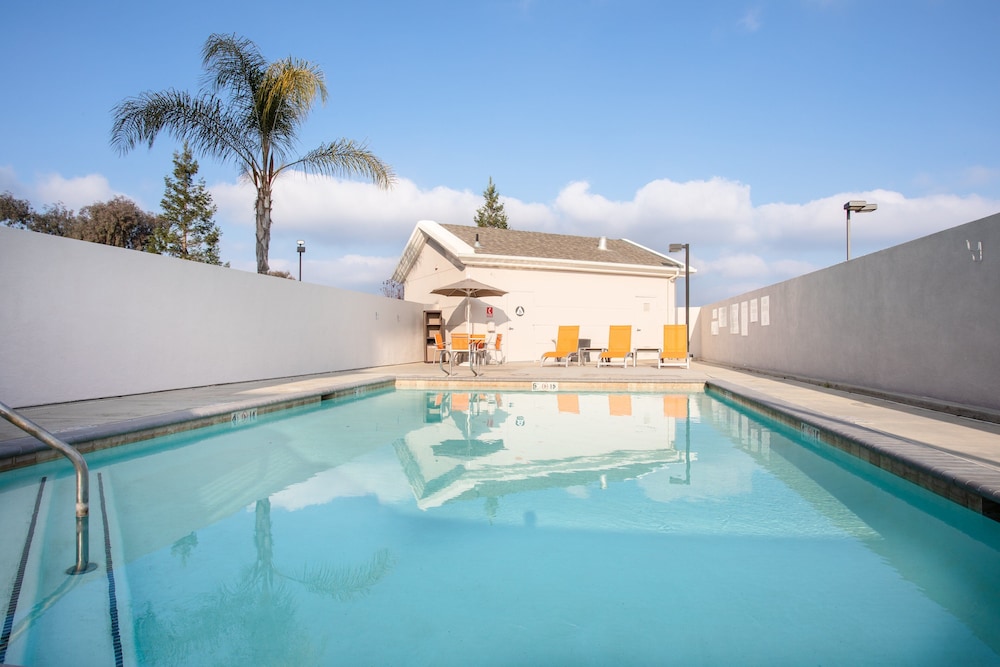 Holiday Inn Express & Suites Chowchilla Yosemite Park Area, an IHG