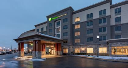 Holiday Inn Express Suites Vaughan, an IHG Hotel
