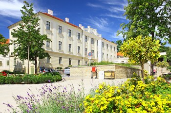 Book Anna Grand Hotel Balatonfured Room Deals Hotwire