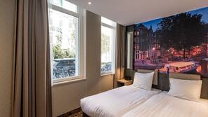 In-room safe, desk, soundproofing, free WiFi