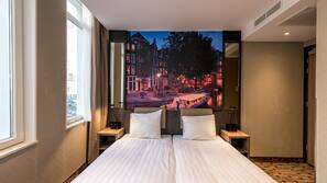 In-room safe, desk, soundproofing, free WiFi