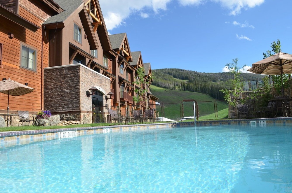 8 Best Honeymoon Resorts in Montana - Updated 2023 | Trip101