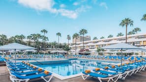 3 piscinas al aire libre, sombrillas, tumbonas