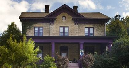 Moondance Inn Bed & Breakfast