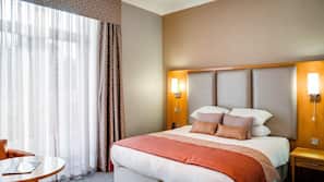Egyptian cotton sheets, premium bedding, in-room safe