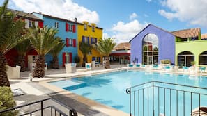 Piscine extérieure (ouverte en saison)