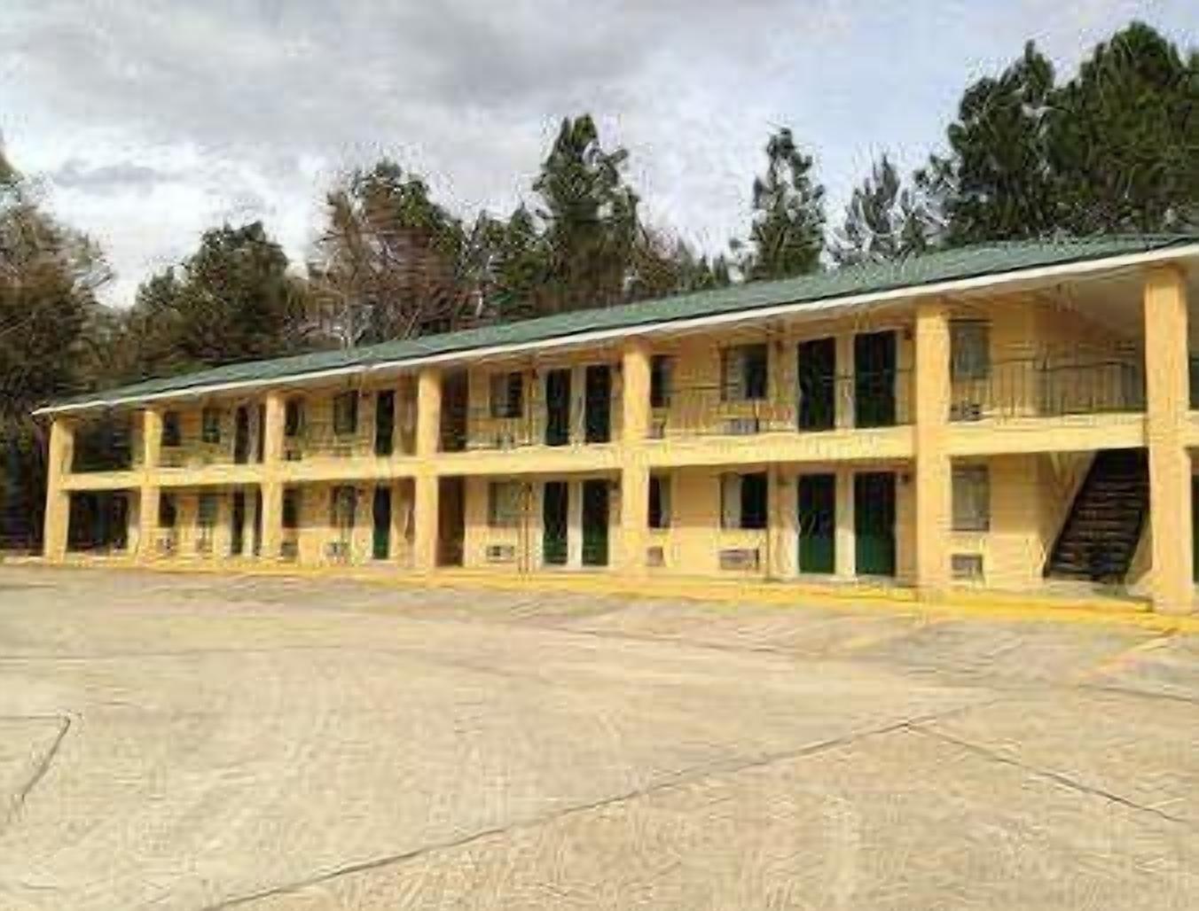 Super 8 By Wyndham Picayune In Picayune Ms Expedia