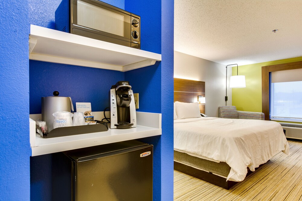 Holiday Inn Express Vincennes, an IHG Hotel