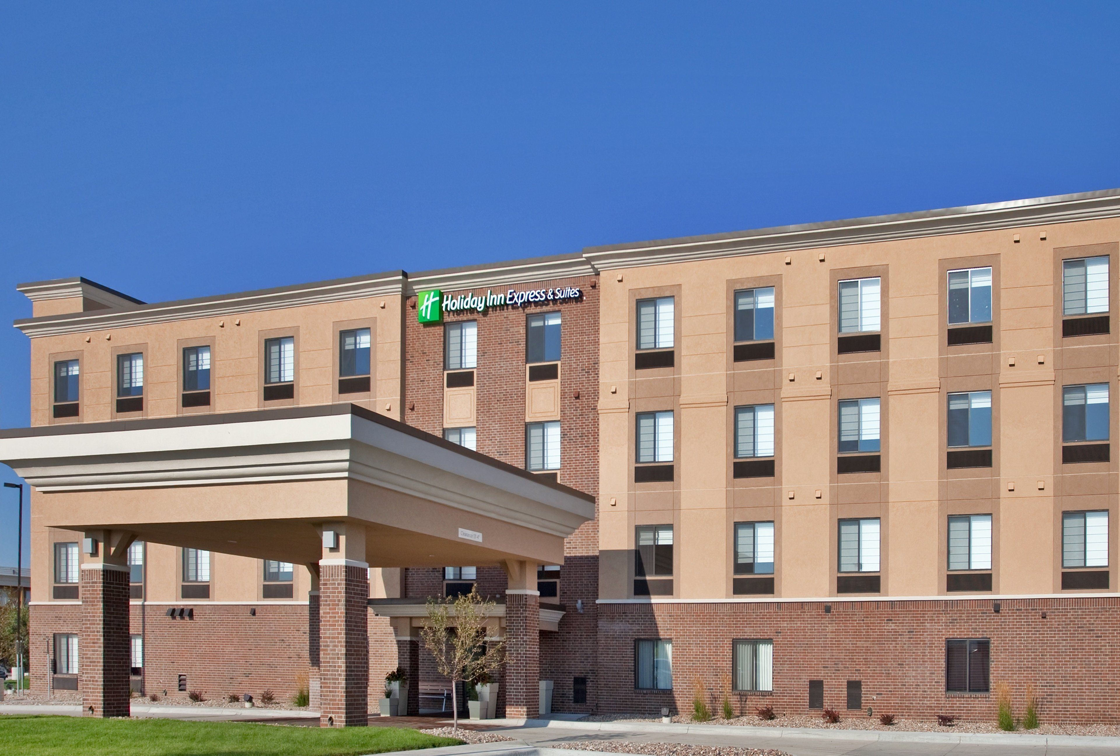 Holiday Inn Express Hotel and Suites Lincoln Airport in Lincoln, United States