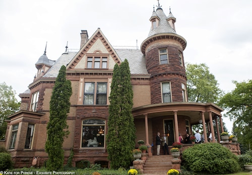 Kalamazoo Spa Resorts Hotels From 63 The Henderson Castle