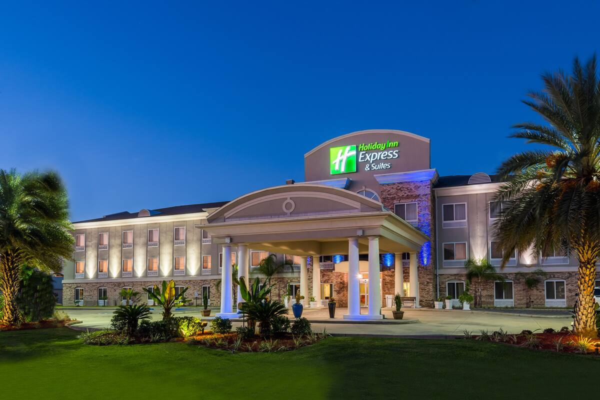 Holiday Inn Express Hotel Suites New Iberia Avery Island In Lafayette La Expedia