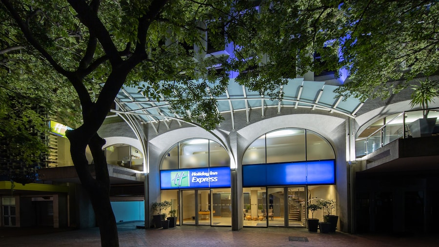 Holiday Inn Express City Centre, an IHG Hotel