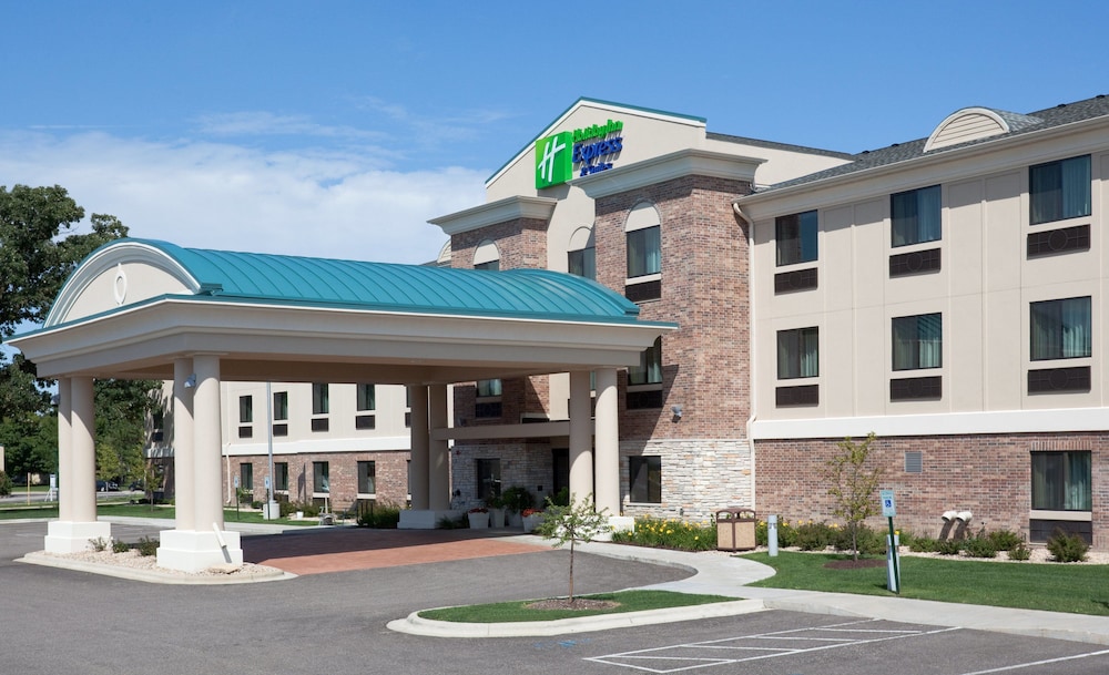 Holiday Inn Express Hotel & Suites Madison-Verona, an IHG Hotel