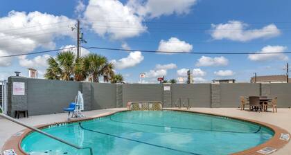 Comfort Suites Near Texas A&M University - Corpus Christi