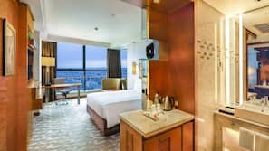 Minibar, in-room safe, free WiFi, linens