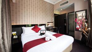In-room safe, individually decorated, individually furnished, desk