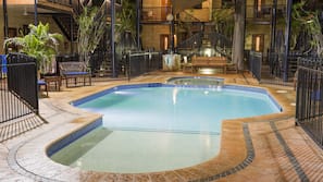 2 outdoor pools