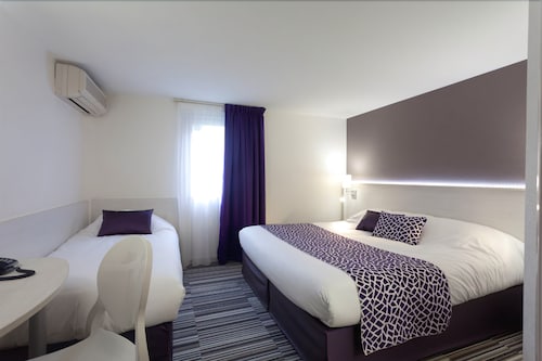 Inter-Hotel Alizea in Saint-Saturnin, France