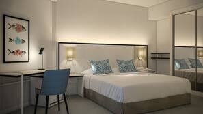 In-room safe, desk, free WiFi