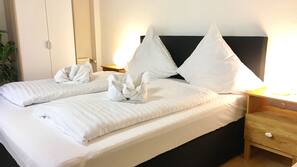 Zimmersafe, Bügeleisen/Bügelbrett, kostenlose Babybetten