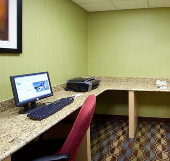 Holiday Inn Express & Suites - Thornburg, S. Fredericksburg