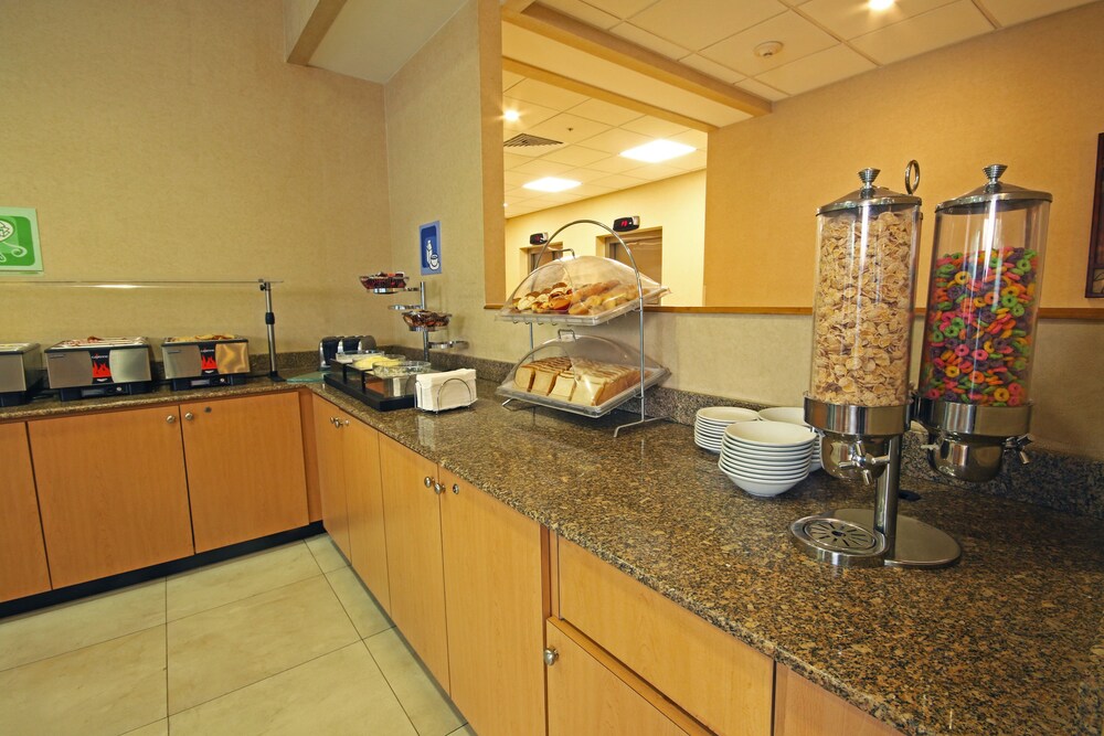 Holiday Inn Express Hotel & Suites Cd. Juarez - Las Misiones, an IHG Hotel