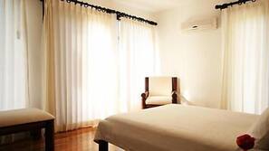 Premium bedding, in-room safe, individually decorated