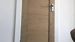 Iron/ironing board