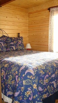 Cozy Eagles Nest Cabin Above The River 6 Blocks From Yellowstone