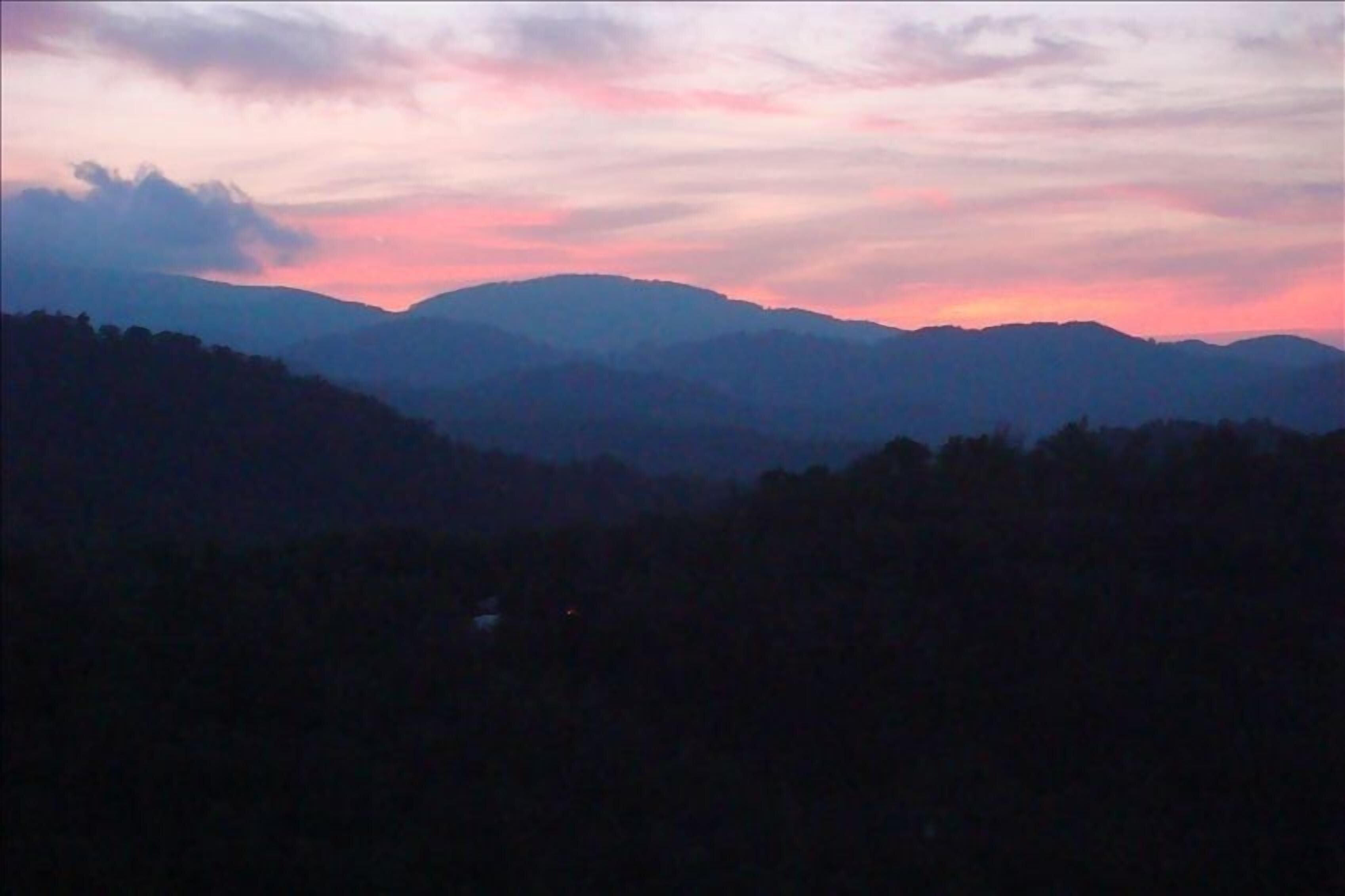 Beautiful Windsong With 60 Mile Sunset Vistas In Echota On The