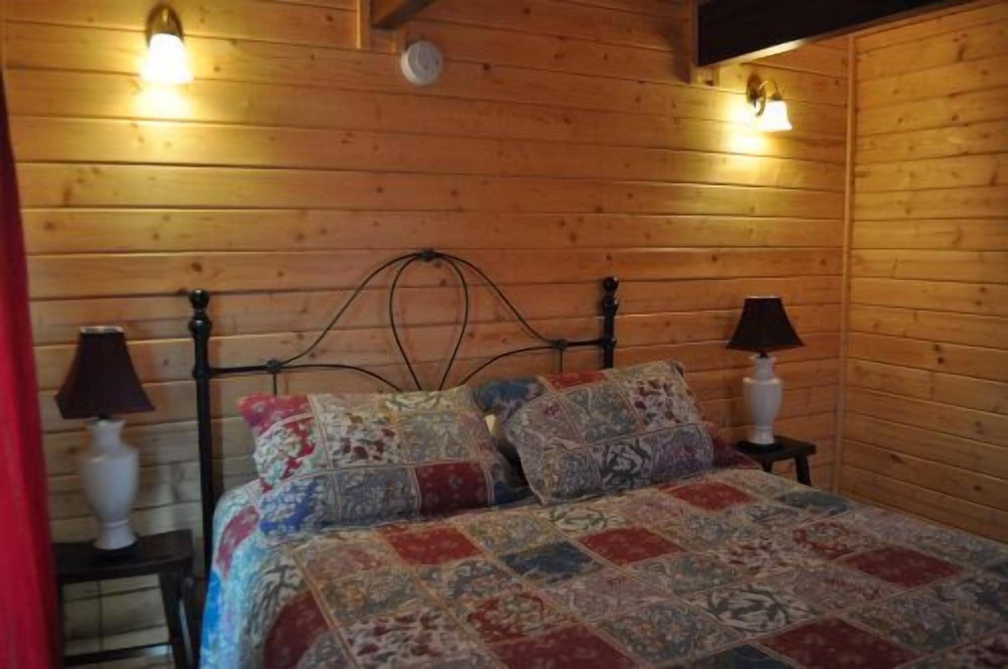 Mountain King Cabin Above the Yellowstone River Close to Yellowstone Park in Gardiner, United States