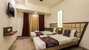 1 bedroom, desk, iron/ironing board, free rollaway beds